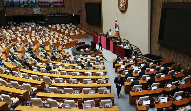 韩国国会主楼军人撤出全景展示