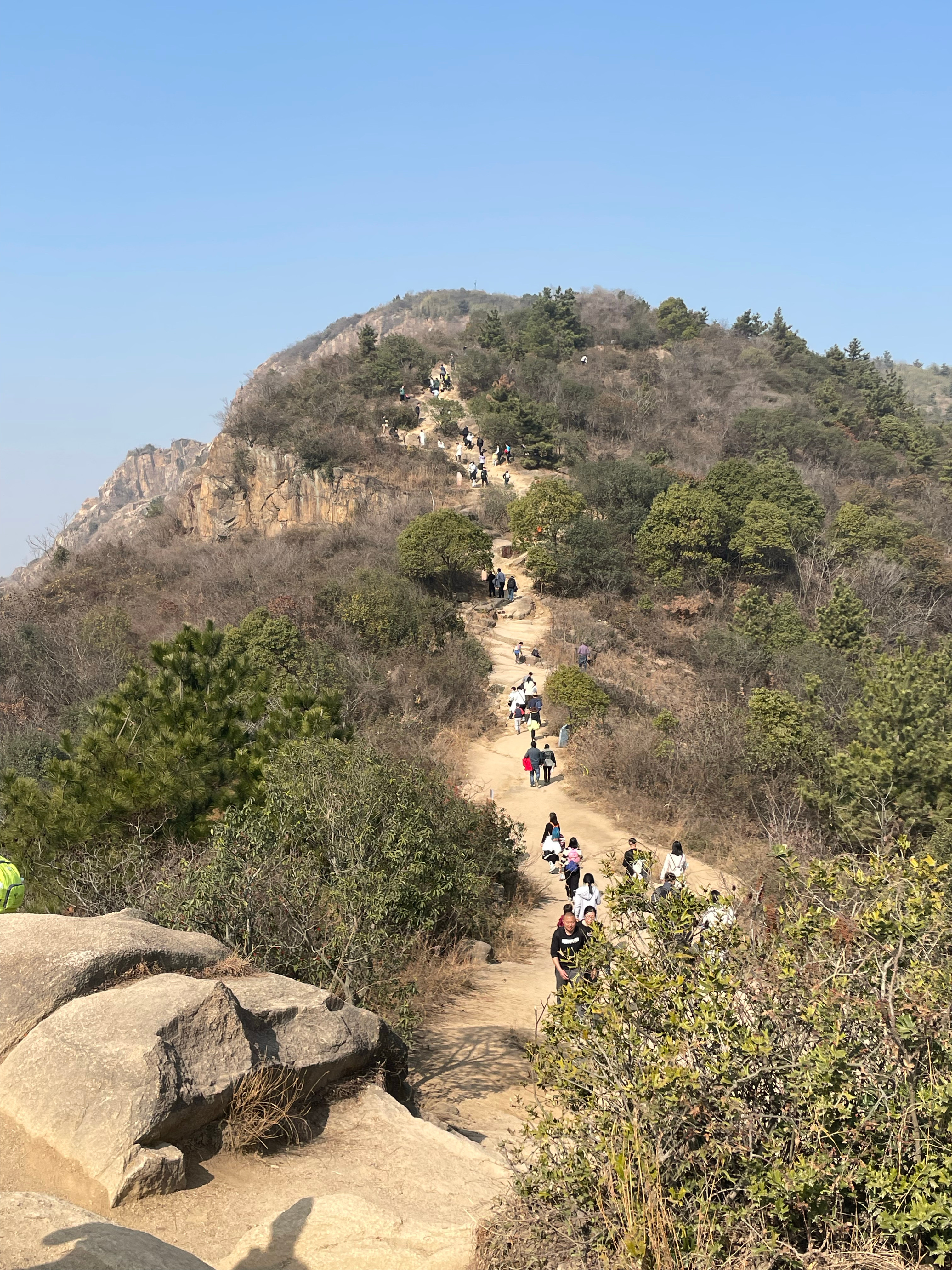 登山之旅，我成新景点！