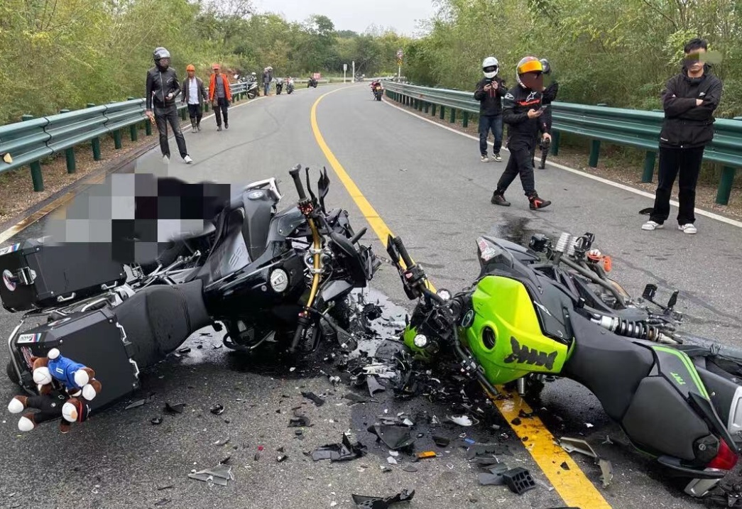 网传机车圈博主波哥车祸身亡真相揭秘，谣言与现实交织的思考