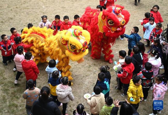 多地新春活动缤纷上演，喜庆祥和氛围热烈庆祝