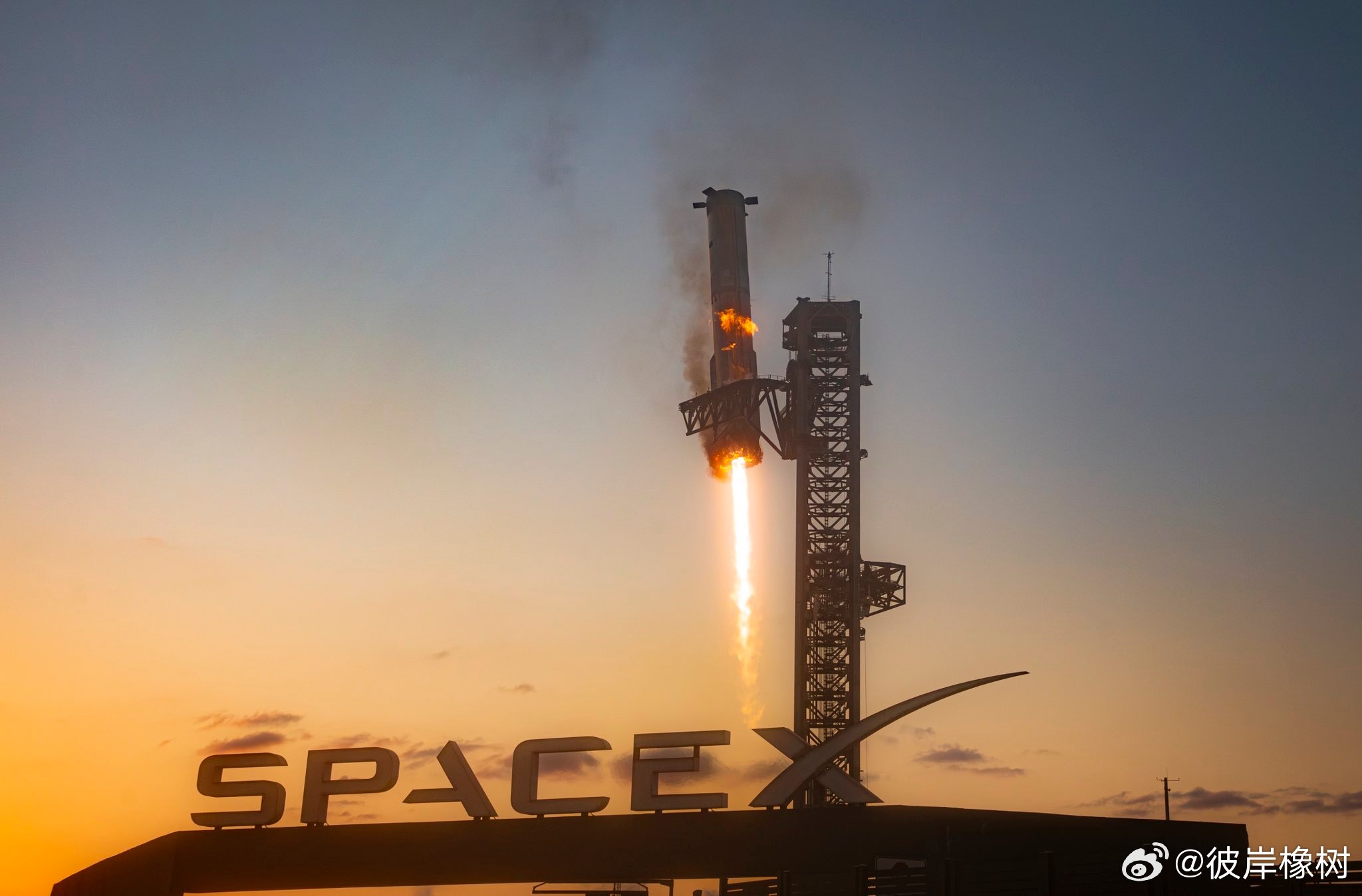 SpaceX再次实现筷子夹火箭，创新与精准引领太空探索新时代