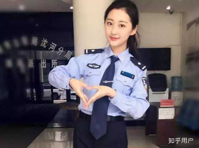 一线女警的守护与挑战，独特体验与心路历程