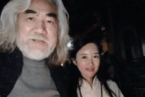 洛杉矶房屋烧毁事件揭秘，张纪中妻子的回应与背后故事