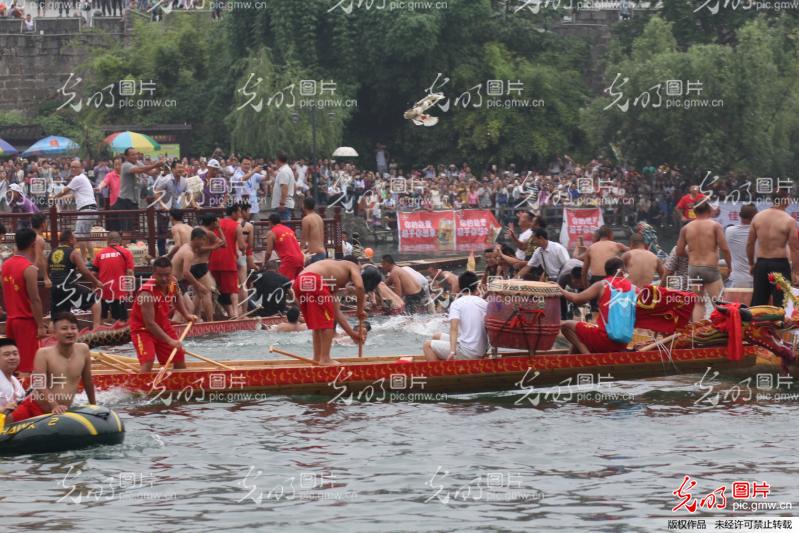 赛龙舟，华夏多民族的盛大庆典