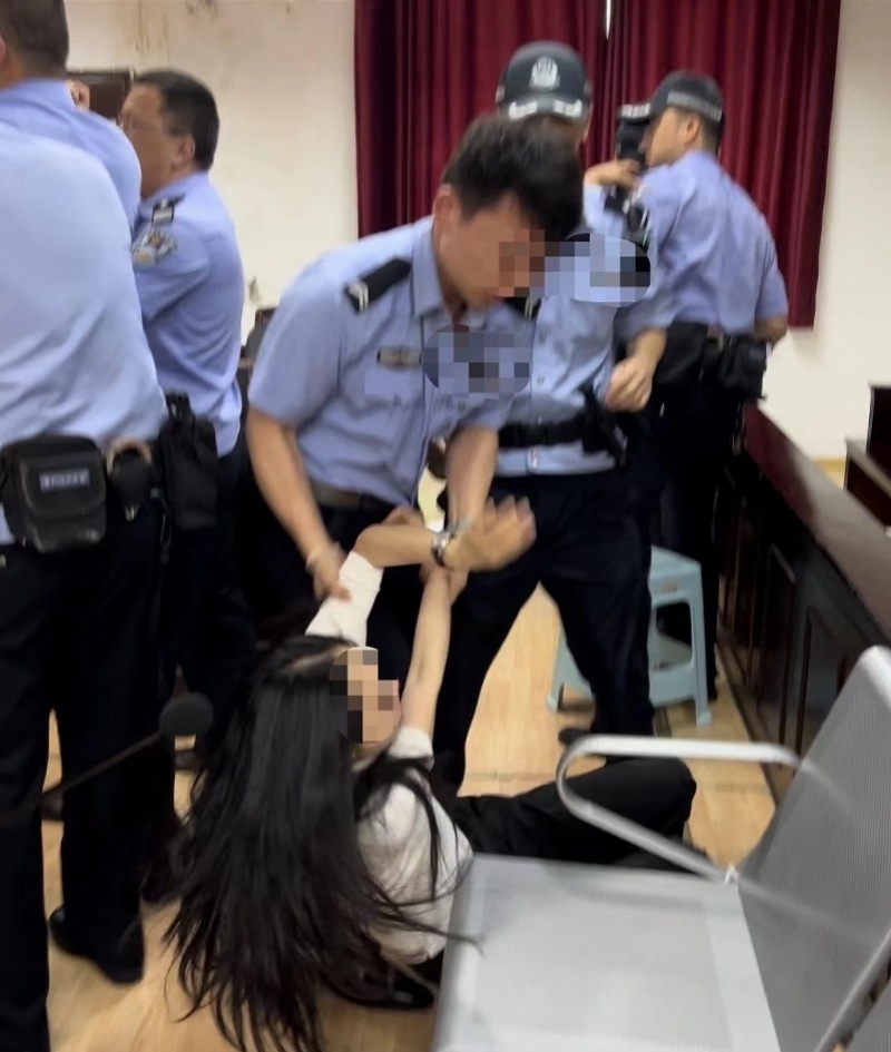 女子面试遭七旬董事长猥亵，职场性骚扰的阴影与反思事件曝光