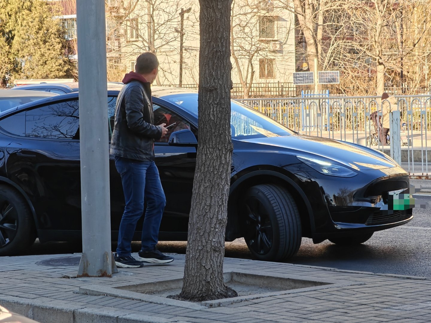 玛莎拉蒂套圈事件揭秘，男子赢得百万豪车后的折现之路探索