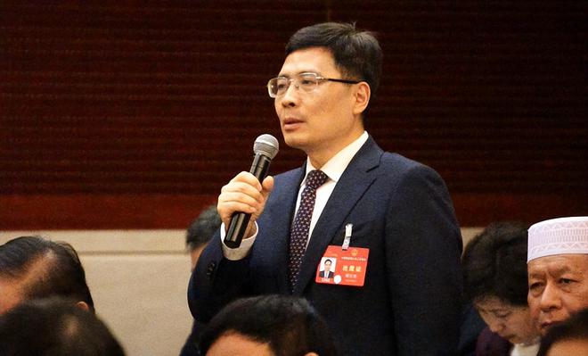 海尔总裁周云杰与小米董事长雷军同框引发关注，企业家IP对品牌建设的影响力探讨